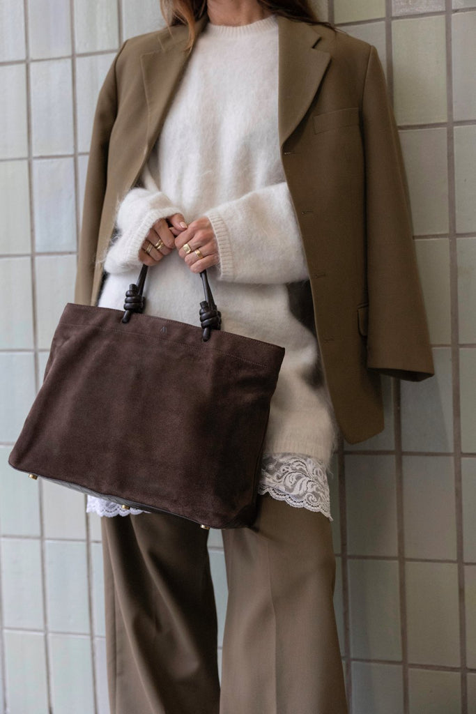 Discover the Midi Loop - the most compact laptop bag