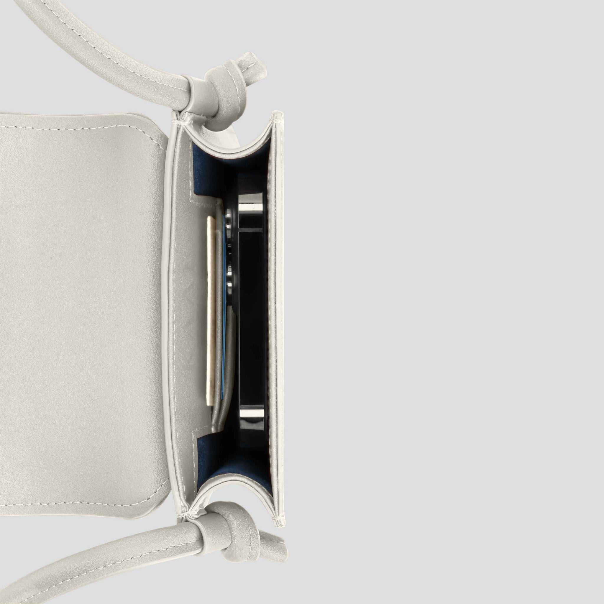 KAAI Arch Smartphone Pouch ブラック Arch Smartphone Pouch - black – Kaai Bags | North America