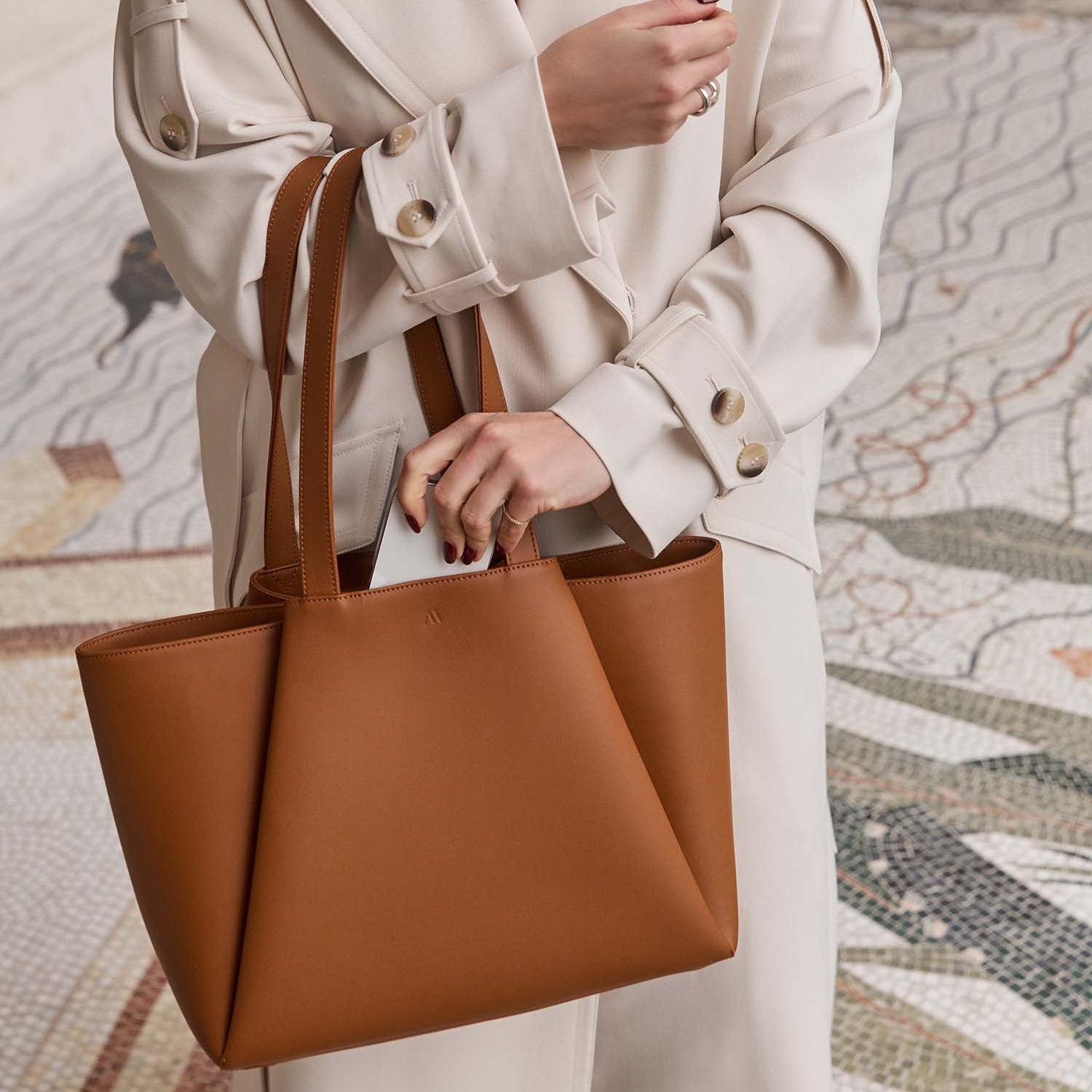 The Midi Pyramid leather workbag – Kaai Bags | North America