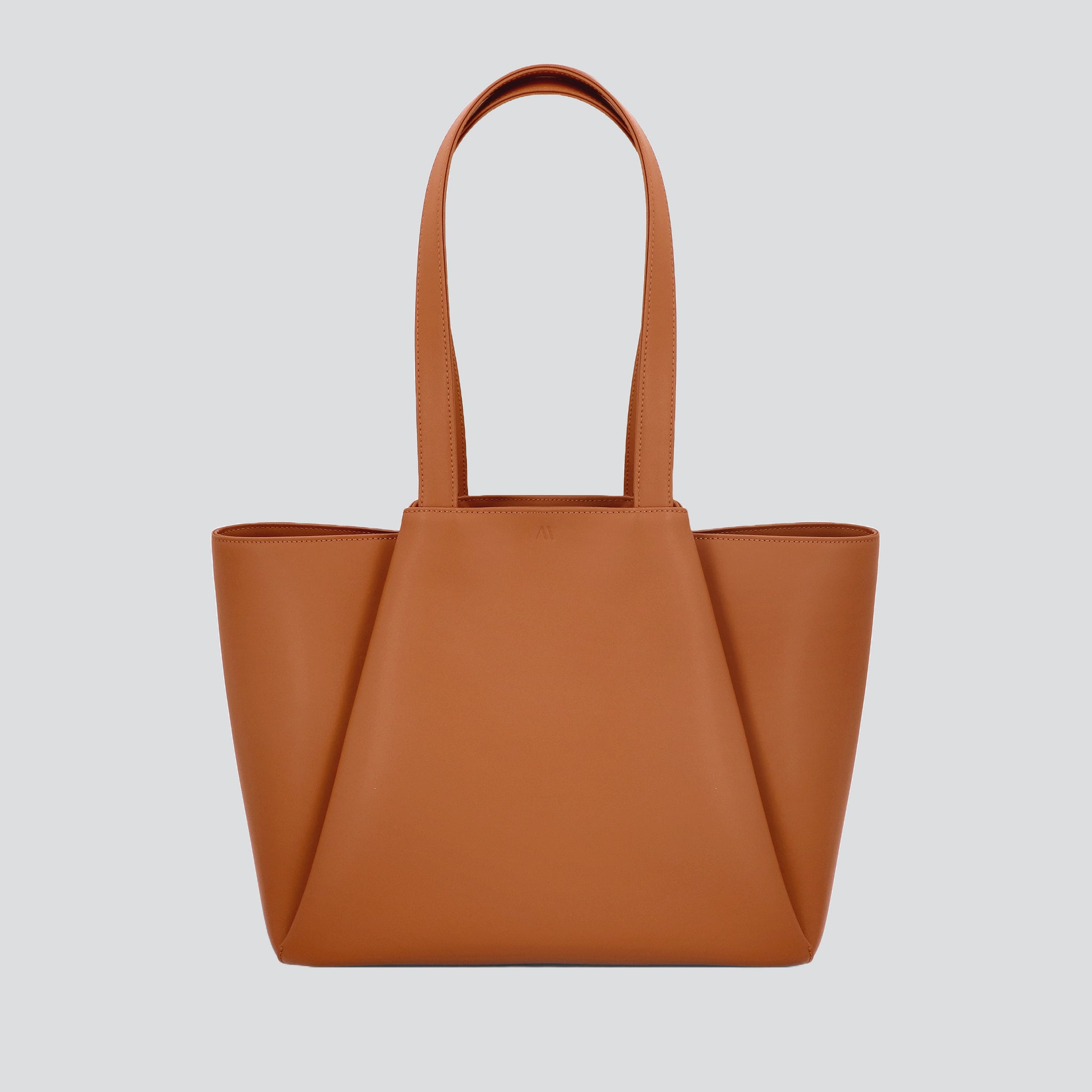 トートバッグ TOP of Pyramid MidiPyramidCognac_01_d8db56e1-