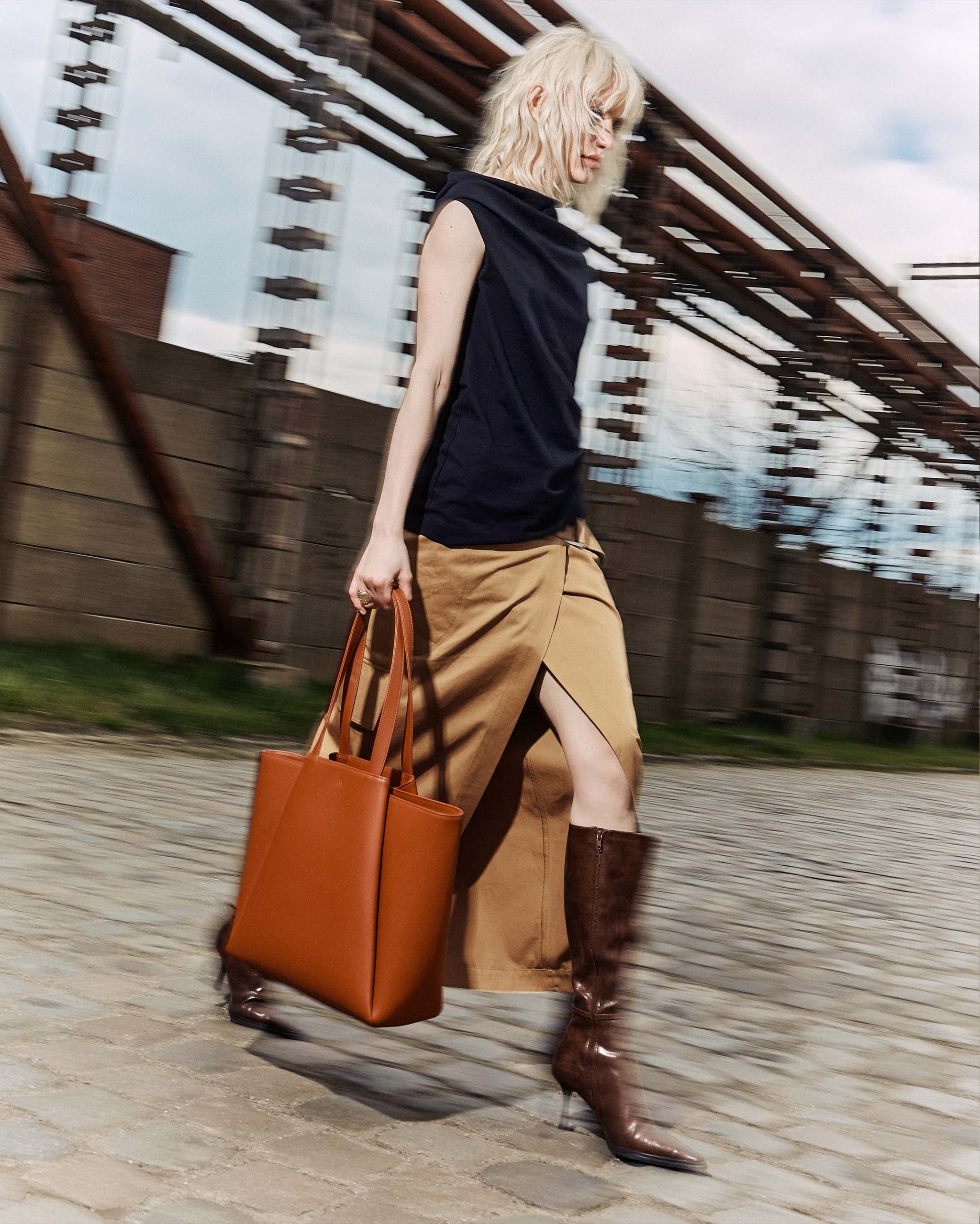 The New Pyramid leather weekendbag – Kaai Bags | North America